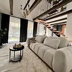 Silent Villa *